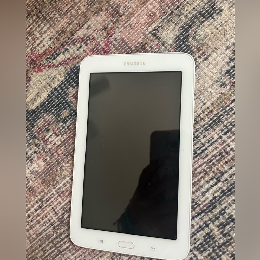 Samsung White Tablet